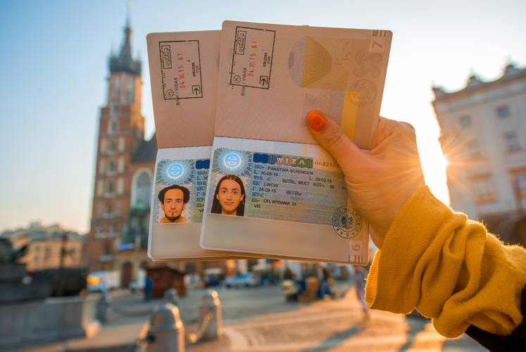 Получение общегражданского паспорта в России
